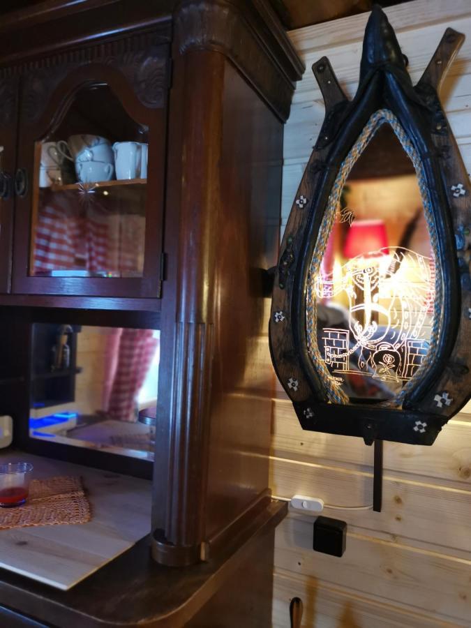 Waldhuette Glueck Auf Villa Notsch bei Bleiberg Buitenkant foto