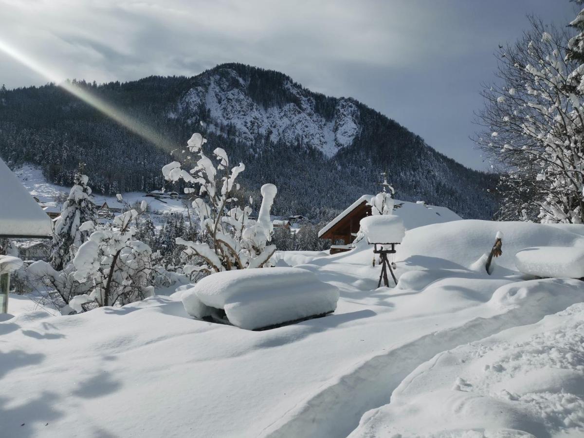 Waldhuette Glueck Auf Villa Notsch bei Bleiberg Buitenkant foto