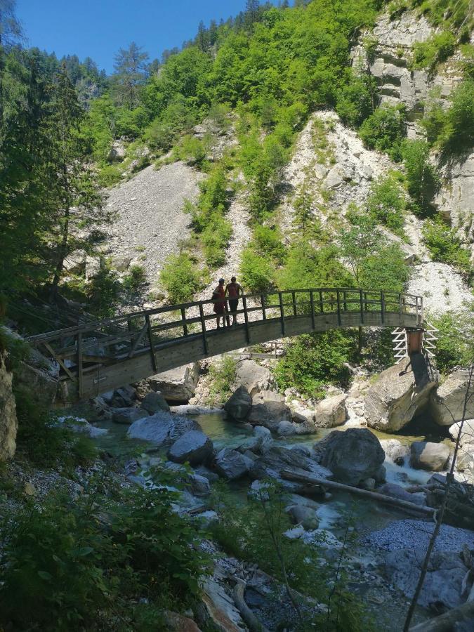 Waldhuette Glueck Auf Villa Notsch bei Bleiberg Buitenkant foto