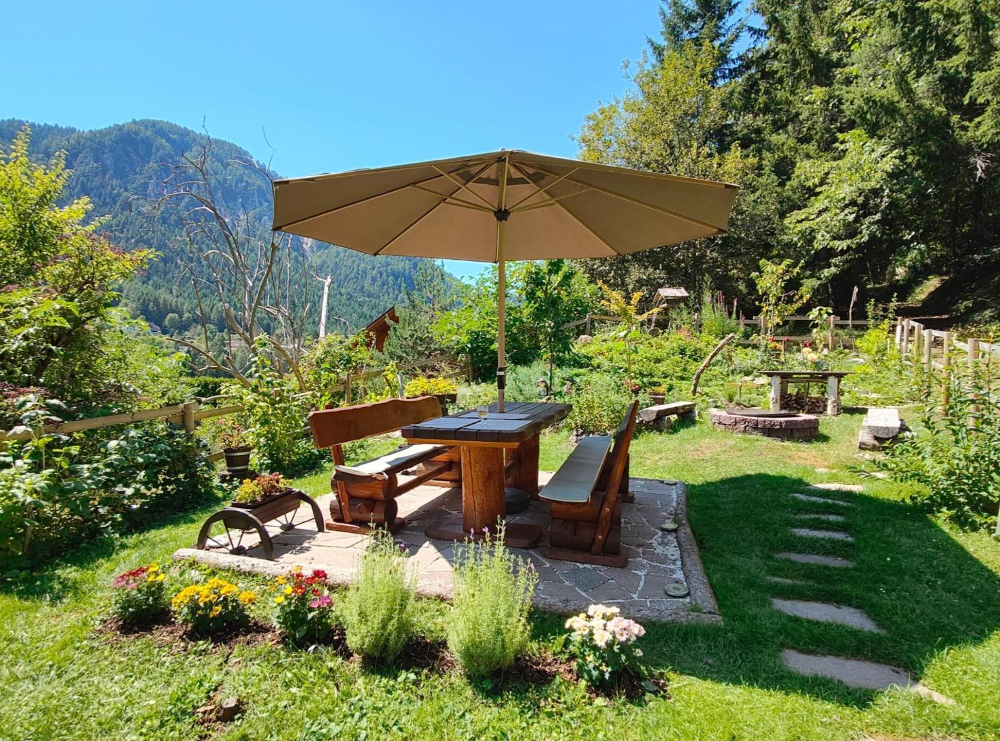 Waldhuette Glueck Auf Villa Notsch bei Bleiberg Buitenkant foto